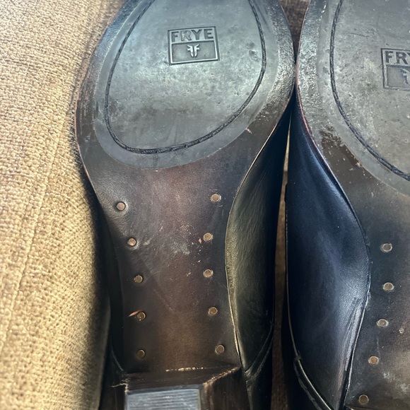 Frye Phoebe Oxford Size 8
Black Leather Ankle Boots - Picture 10 of 11